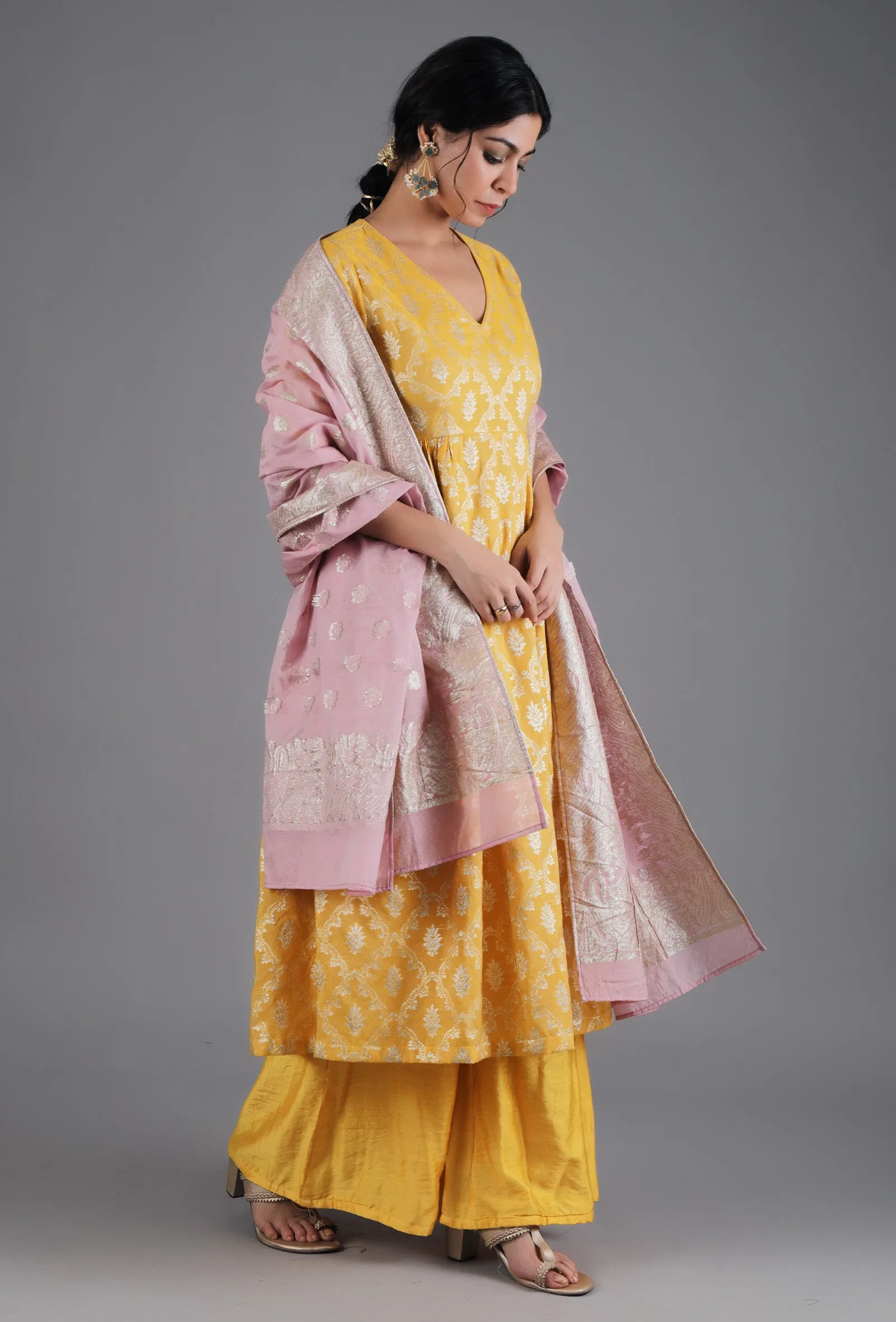 Baby Pink Jacquard Dupatta