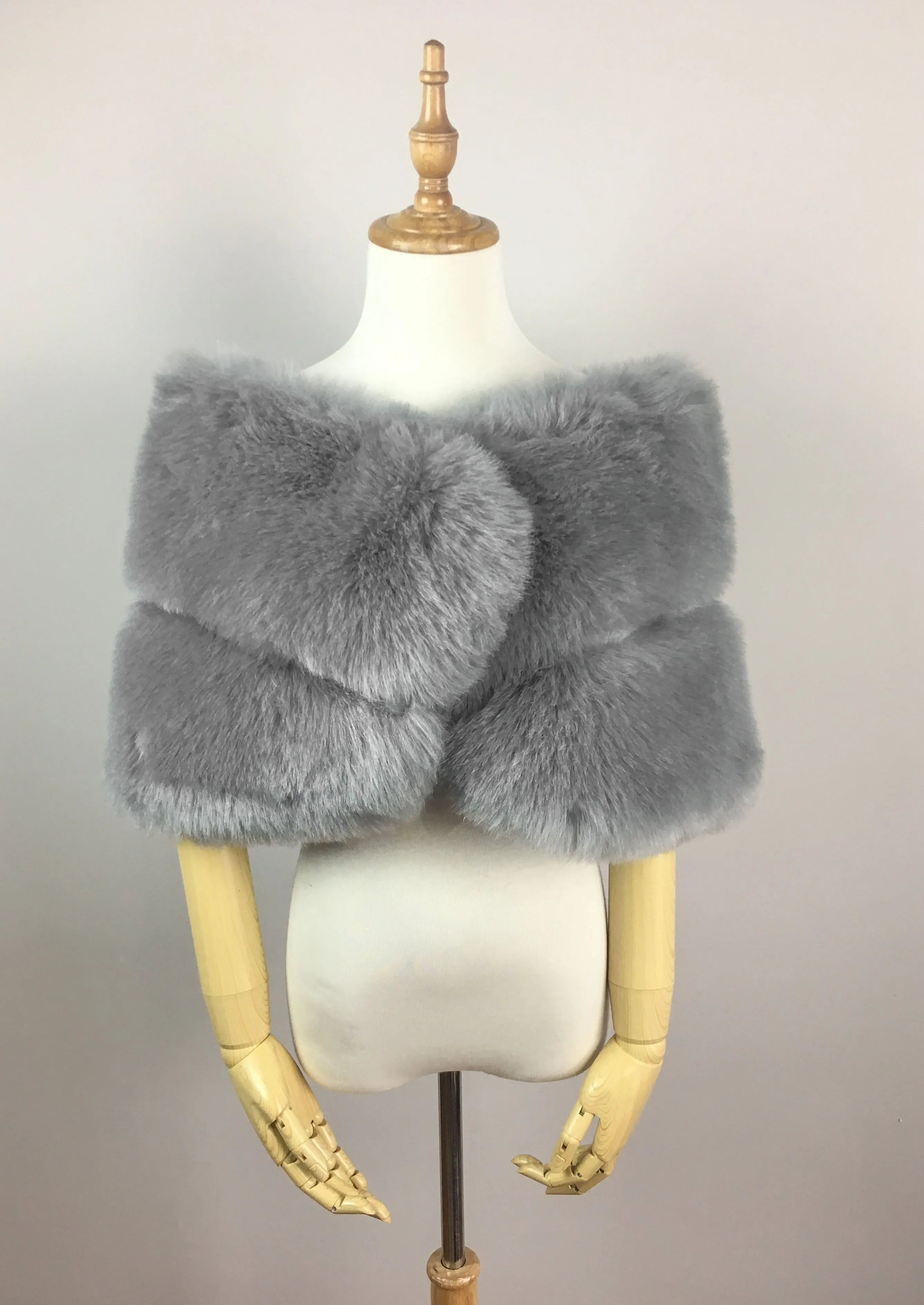 Gray Fur Wrap (Penelope Gry01)