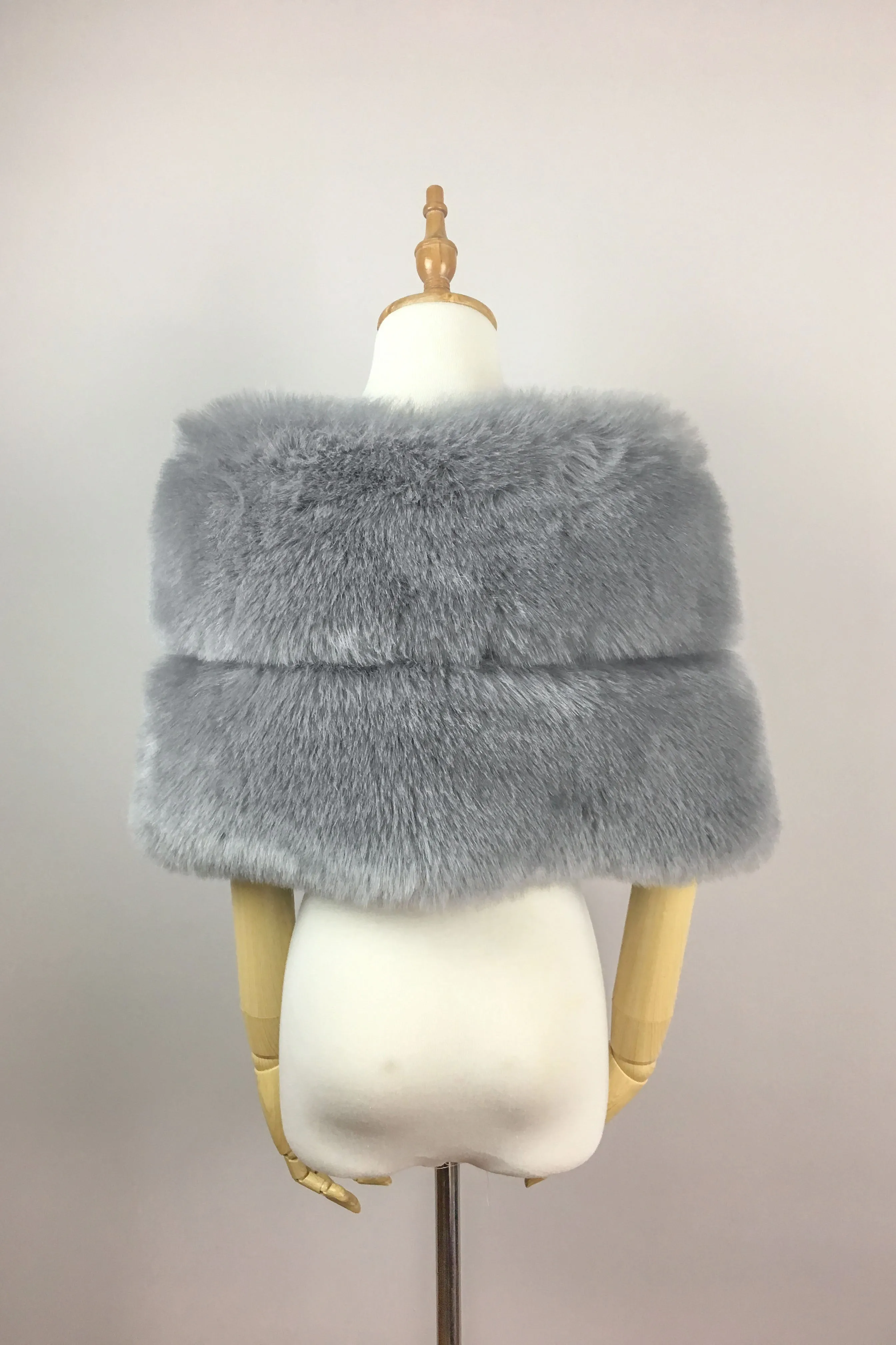 Gray Fur Wrap (Penelope Gry01)