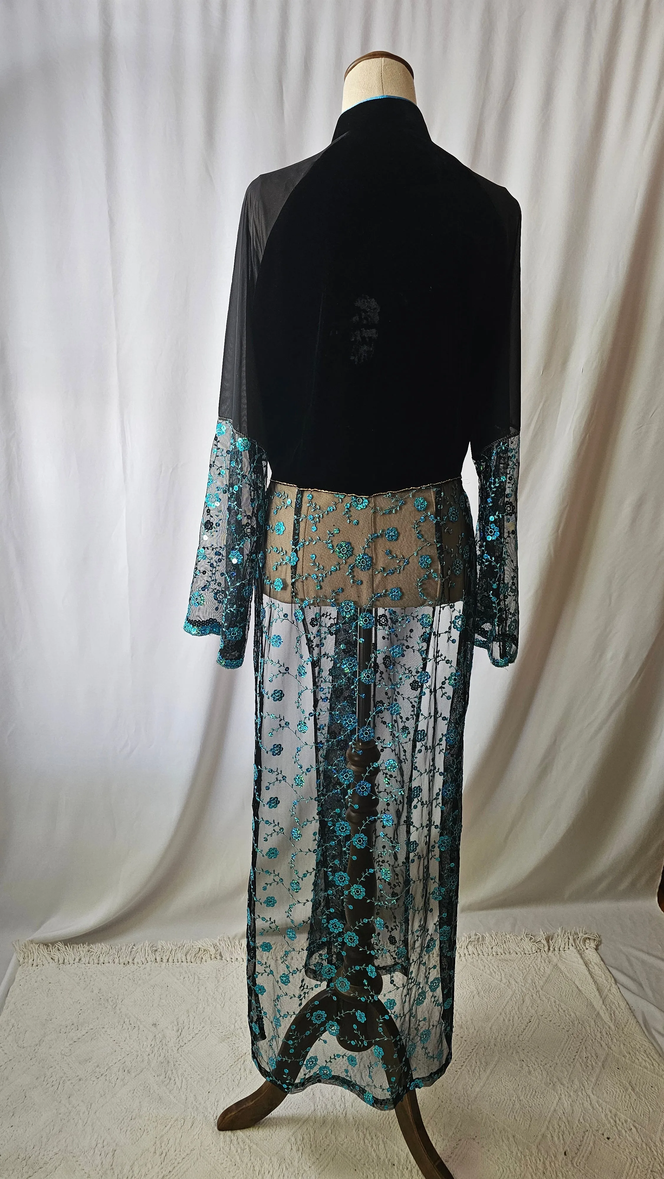 Vintage Black Velvet and Lace Dress with Teal Floral Embroidery – Timeless Elegance 8-10