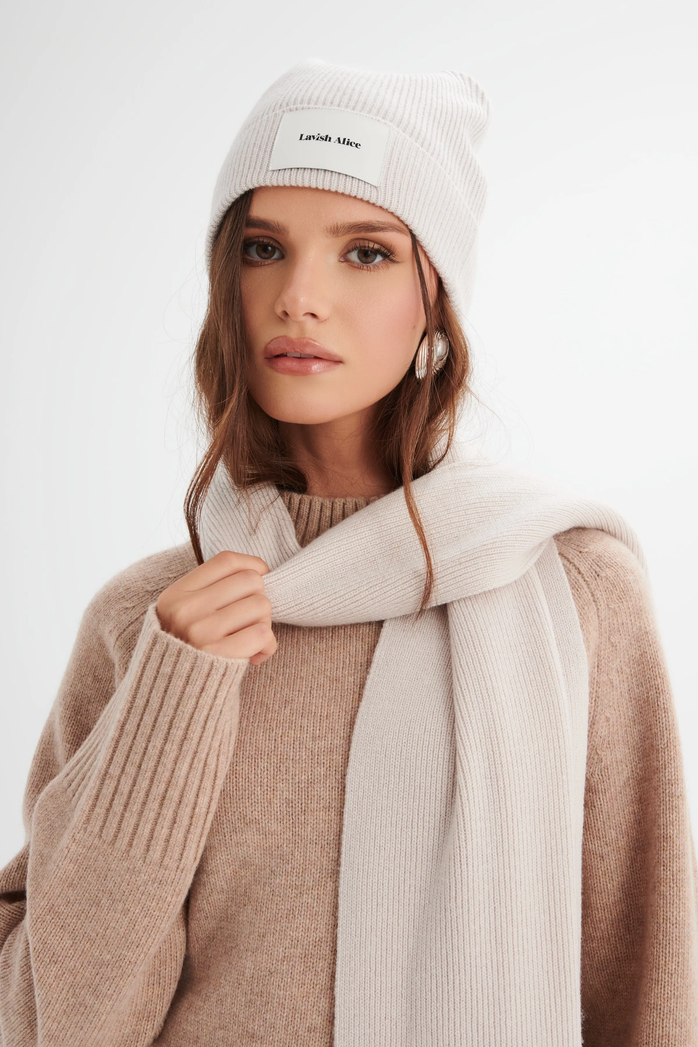 ZOHA Knitted Cashmere Blend Scarf In Sand